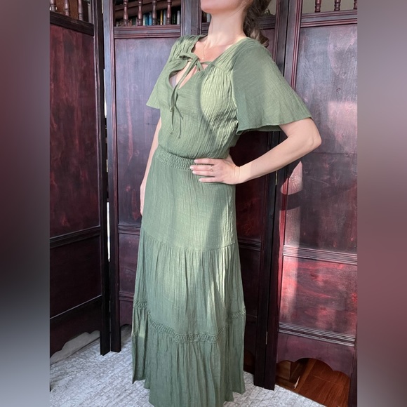 Green  tiered women's tie-front midi dress Small - Picture 4 of 6